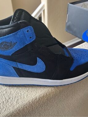 Jordan Air Retro High OG in Black and Royal Blue